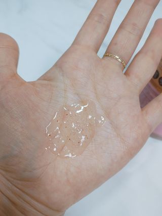 벨먼 내추럴스파 수분광채 스크럽 바디워시 600ml 5종 — 4.5점을 준 리뷰어가 2022년 5월 올린 사용 사진