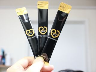 짜먹는 이지견과 짜먹는 이지아몬드, 짜먹는 이지허니피넛, 짜먹는 이지캐슈넛 각 10g X  10포 — 5점을 준 리뷰어가 2021년 3월 올린 사용 사진