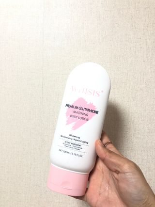 위시스 프리미엄 글루타치온  화이트닝 바디로션 — 5점을 준 리뷰어가 2023년 1월 올린 사용 사진