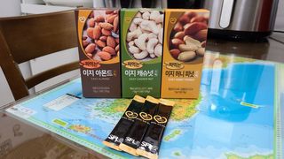 짜먹는 이지견과 짜먹는 이지아몬드, 짜먹는 이지허니피넛, 짜먹는 이지캐슈넛 각 10g X  10포 — 5점을 준 리뷰어가 2021년 2월 올린 사용 사진
