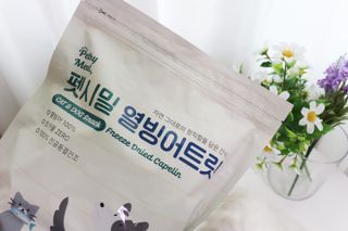 [펫시밀] 원물그대로 영양듬뿍 동결건조 왕북어트릿300g,왕치킨트릿400g,열빙어트릿300g 대용량 간식 — 4.5점을 준 리뷰어가 2023년 5월 올린 사용 사진