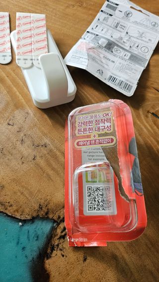 [3M 코맨드] 가방걸이 다용도훅 + 욕실용 매트블랙 더블훅 — 5점을 준 리뷰어가 2024년 6월 올린 사용 사진