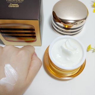 자민경 크레마카라콜 울트라 프로폴리스 하이드라 인텐스 크림 50ml — 5점을 준 리뷰어가 2021년 1월 올린 사용 사진