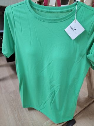 아르보노브라 아르보노 10color 데일리 반팔 노브라티 — 5점을 준 리뷰어가 2022년 5월 올린 사용 사진
