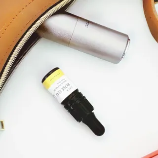 라라로즈데이 시즌2 천연 아로마오일 Y존 케어 속옷향수 이너퍼퓸 5ml  여성의 자존감을 UP시키자 — 5점을 준 리뷰어가 2021년 9월 올린 사용 사진