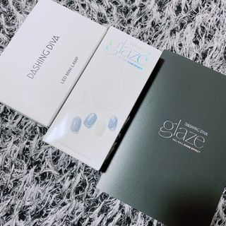 데싱디바 글레이즈 젤네일 포일 이펙트 네일_4종 중 택 1 — 4.5점을 준 리뷰어가 2021년 9월 올린 사용 사진