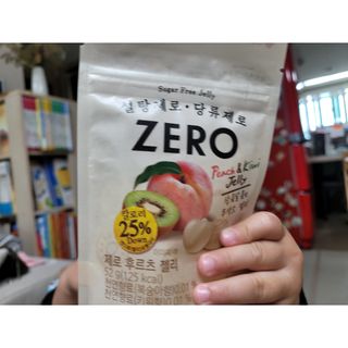 ZERO (초콜릿 칩 쿠키, 카카오 케이크, 후르츠 젤리, 아이스 콜라, 아이스 초코바) — 5점을 준 리뷰어가 2022년 6월 올린 사용 사진