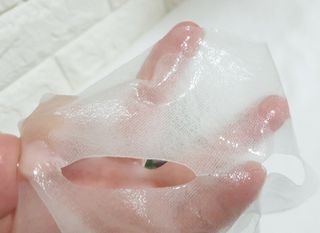 체르엠 그린 케비어 더블워터 마스크팩 5매입  2팩 — 4점을 준 리뷰어가 2021년 11월 올린 사용 사진