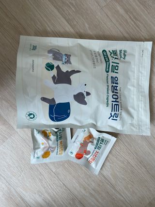 [펫시밀] 원물그대로 영양듬뿍 동결건조 왕북어트릿300g,왕치킨트릿400g,열빙어트릿300g 대용량 간식 — 5점을 준 리뷰어가 2023년 5월 올린 사용 사진