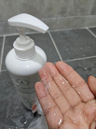 [닥터문] 센텔라 시카케어 화이트머스크 바디워시 1000ml — 5점을 준 리뷰어가 2023년 7월 올린 사용 사진
