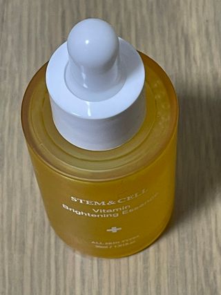 체르엠 스템앤셀 비타민 브라이트닝 에센스 30ml 1개 — 5점을 준 리뷰어가 2021년 11월 올린 사용 사진