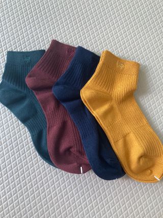 [사이즈가 있는 양말 필로이] 남/여 골지 발목 양말 4족 세트 남【S, M, L, XL】여【S, M, L】_컬러 랜덤 — 5점을 준 리뷰어가 2022년 6월 올린 사용 사진