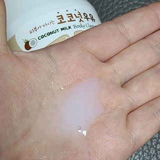 [과일나라] 피부가 마시는 코코넛우유 바디클렌저&바디로션 — 5점을 준 리뷰어가 2022년 3월 올린 사용 사진