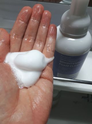 약손명가코스메틱 에오스보떼 브라이트닝 버블 폼 클렌징 300ml — 5점을 준 리뷰어가 2021년 12월 올린 사용 사진