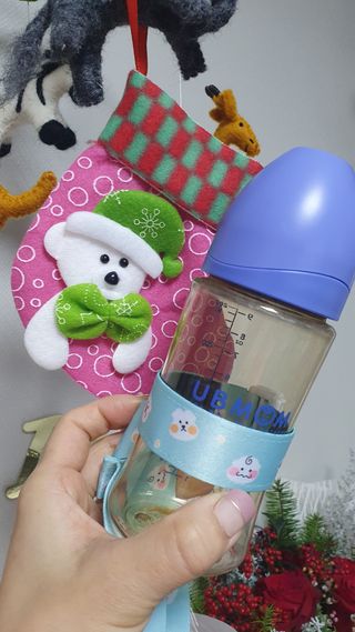 유비맘 젖병 빨대컵 다용도 홀더 1+1 _ 컬러 랜덤 발송 — 5점을 준 리뷰어가 2020년 12월 올린 사용 사진