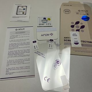 아클리브 Eco 항균 항바이러스 액정 보호필름(iPhone) — 4점을 준 리뷰어가 2022년 8월 올린 사용 사진