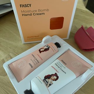 파시 FASCY 高保湿ハンドクリーム40ml+80ml セット — 5점을 준 리뷰어가 2021년 7월 올린 사용 사진