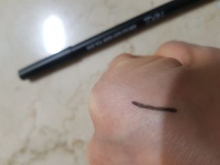 틸디앤 메이크 리얼무드 오토 아이라이너 — 5점을 준 리뷰어가 2021년 12월 올린 사용 사진