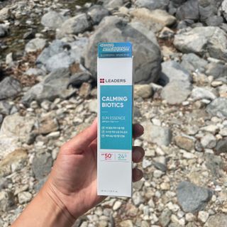 리더스코스메틱 리더스 카밍 바이오틱스 선 에센스 SPF 50+ PA++++ — 5점을 준 리뷰어가 2022년 7월 올린 사용 사진