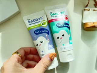 닥터데디스 안심저불소 키즈치약 (라즈베리, 청포도향 중 택 1) 60g +  여행용 미니 치약 15g — 5점을 준 리뷰어가 2022년 10월 올린 사용 사진