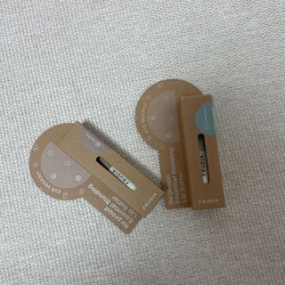 [후르디아] 올리브영 착한보습 비건 립버터 2종 — 5점을 준 리뷰어가 2022년 11월 올린 사용 사진