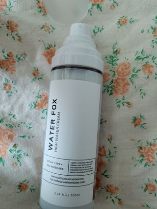 가치 WATERFOX(워터폭스)-엑토인 시카-비옴 하이 워터 크림 (100ml) — 5점을 준 리뷰어가 2023년 3월 올린 사용 사진