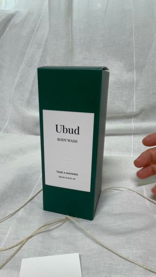 테이크어샤워 구매평)우붓 바디워시 Ubud BODY WASH 250ML — 5점을 준 리뷰어가 2025년 9월 올린 사용 사진
