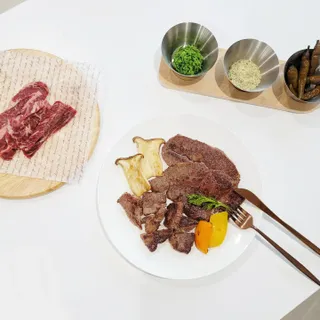 화룽 프리미엄 소고기 와규 mb9고마블 눈꽃살+부채살+등심 선물세트 — 5점을 준 리뷰어가 2022년 5월 올린 사용 사진