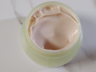 카오리온코스메틱스 사카로미세스와 시카의 만남        릴리피 릴렉싱 크림 진정한 탄력을 경험해보세요 — 5점을 준 리뷰어가 2021년 5월 올린 사용 사진