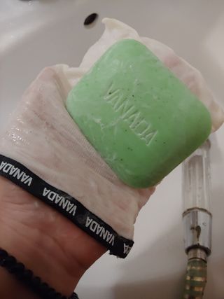 바나다바디케어 때잡이 알프레도 때비누 100g 기획세트 — 5점을 준 리뷰어가 2021년 9월 올린 사용 사진