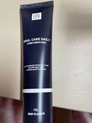 코코몰리 오랄케어 데일리 맛있게 건강한 반려동물 안심치약 — 5점을 준 리뷰어가 2021년 3월 올린 사용 사진