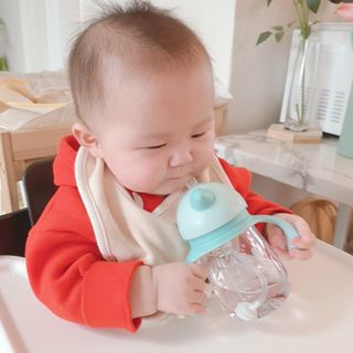 유비맘 트라이탄 코니빨대컵_컬러 랜덤 발송 — 5점을 준 리뷰어가 2021년 1월 올린 사용 사진