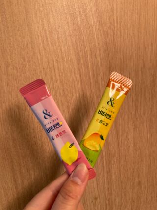 비타앤C 레몬맛, 망고맛 — 5점을 준 리뷰어가 2021년 4월 올린 사용 사진