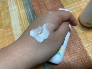 mom e 맘이 내추럴 베이비 케어 샴푸앤바스+로션 — 1.5점을 준 리뷰어가 2021년 1월 올린 사용 사진