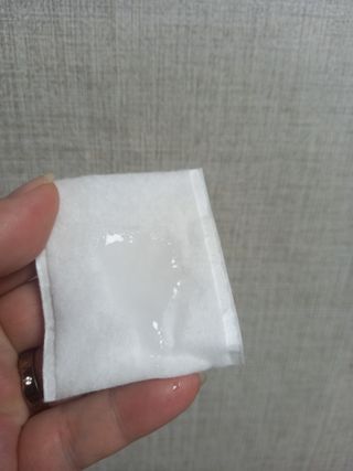 리더스코스메틱 리더스 퍼스트 샷 액티브 에센스 에이지 컨트롤 — 5점을 준 리뷰어가 2022년 2월 올린 사용 사진