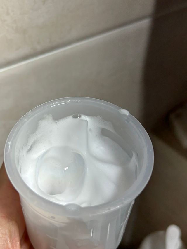 메이크업과 들뜨는 각질까지 한방에 깐달걀로! 순하기까지한 셀베이스 그린티클렌저(200ml) 리뷰 사진