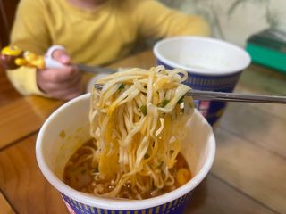 NISSIN 닛신 컵누들  4종 - 씨푸드오리지날, 씨푸드 스파이시, 씨푸드 커리, 씨푸드 XO소스 — 5점을 준 리뷰어가 2021년 11월 올린 사용 사진