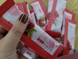 헬스업_쁘띠쁘띠석류콜라겐젤리_20g x 14포 — 5점을 준 리뷰어가 2021년 1월 올린 사용 사진