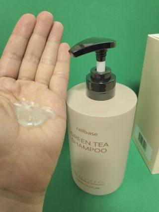 프리마인 더이상 뻣뻣하고 효과없는 탈모샴푸는 NO. 근본부터 케어하는 셀베이스 그린티샴푸(500ml) — 5점을 준 리뷰어가 2023년 5월 올린 사용 사진
