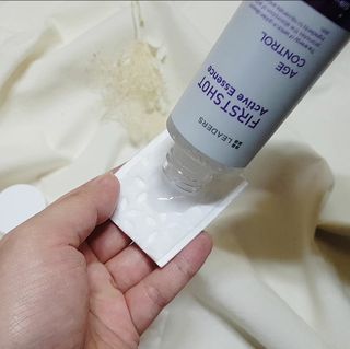 리더스코스메틱 리더스 퍼스트 샷 액티브 에센스 에이지 컨트롤 — 5점을 준 리뷰어가 2021년 11월 올린 사용 사진