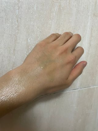 프리마인 메이크업과 들뜨는 각질까지 한방에 깐달걀로! 순하기까지한 셀베이스 그린티클렌저(200ml) — 4.5점을 준 리뷰어가 2023년 5월 올린 사용 사진