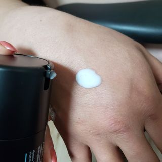 Dr.느루벗 느루벗 옴므 토탈 케어 올인원 118ml 남자 남성 스킨 로션 에센스 크림 화장품 — 5점을 준 리뷰어가 2021년 3월 올린 사용 사진
