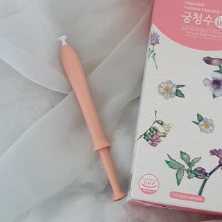 래디 한방 여성청결제 궁청수인 10개입 — 5점을 준 리뷰어가 2022년 5월 올린 사용 사진