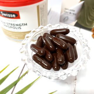 Swisse 스위스 고함량 프로폴리스 2,000mg 210정 — 5점을 준 리뷰어가 2021년 12월 올린 사용 사진