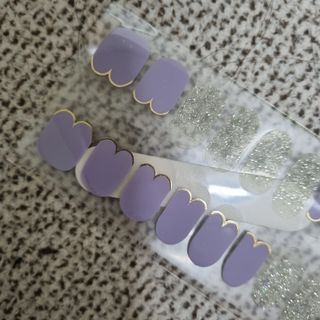 [네일가게] 햇빛에 닿으면 색이 변하는 신기한 햇살 반전 네일스티커 — 5점을 준 리뷰어가 2021년 8월 올린 사용 사진