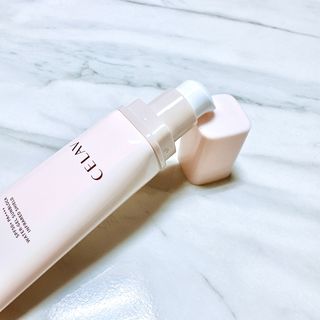 프리마인 선크림만 바꿨을 뿐인데 매일 물 2L챙겨먹고 기초케어 완벽하게 한 물빛피부 완성,셀라브UV프로텍터 — 4점을 준 리뷰어가 2023년 6월 올린 사용 사진