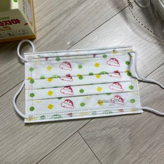 [숨그림]  덴탈마스크 짱구 우리아이 그리고 내가 쓰는 믿을수있는 케릭터 마스크  16종 — 5점을 준 리뷰어가 2021년 10월 올린 사용 사진