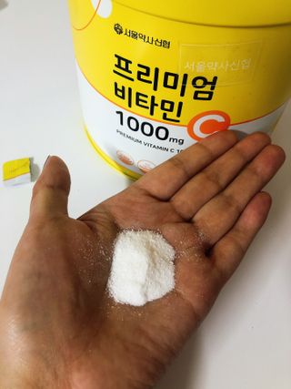 서울약사신협 프리미엄비타민C1000_2.5G x 100포 — 5점을 준 리뷰어가 2021년 5월 올린 사용 사진