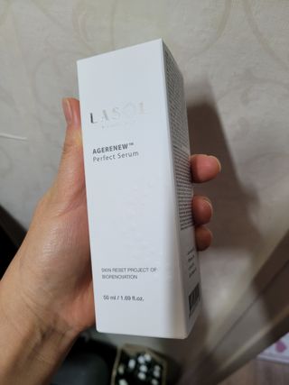 라솔 에이지 리뉴 퍼펙트 세럼 — 5점을 준 리뷰어가 2023년 5월 올린 사용 사진