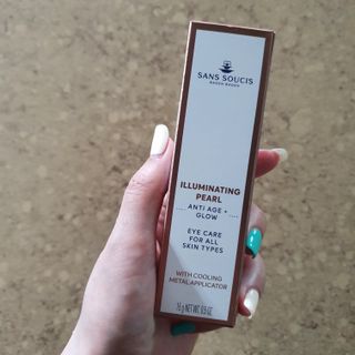 산수시 일루미네이팅 펄 영양 다크서클 스틱 아이 크림 케어 15ml — 5점을 준 리뷰어가 2021년 6월 올린 사용 사진